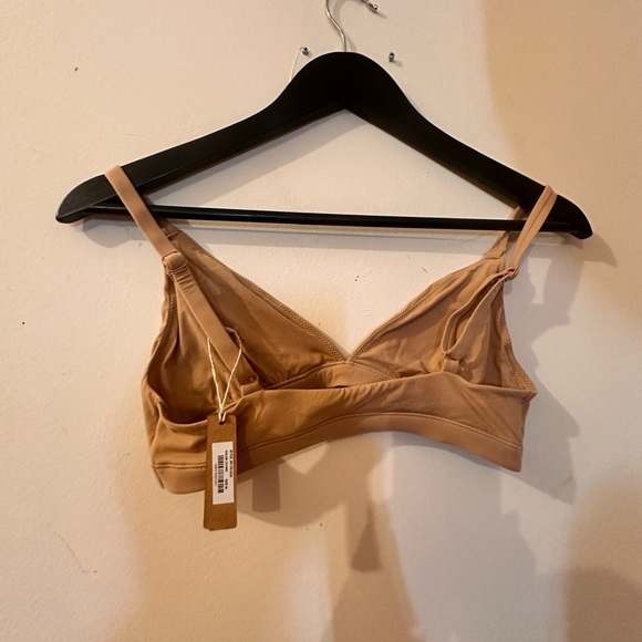 Skims new with tags bra,  size M, tan color - Picture 4 of 5